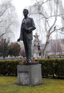 Fučíkova socha na Olšanských hřbitovech, současn stav.