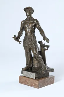 Dar K. Gottwaldovi; neznámý autor; Soustružník; 1949; bronz, mramorový sokl; 53 × 25 × 17,5 cm; Národní muzeum; H11U-1323; foto: O. Tlapáková, 2020.
